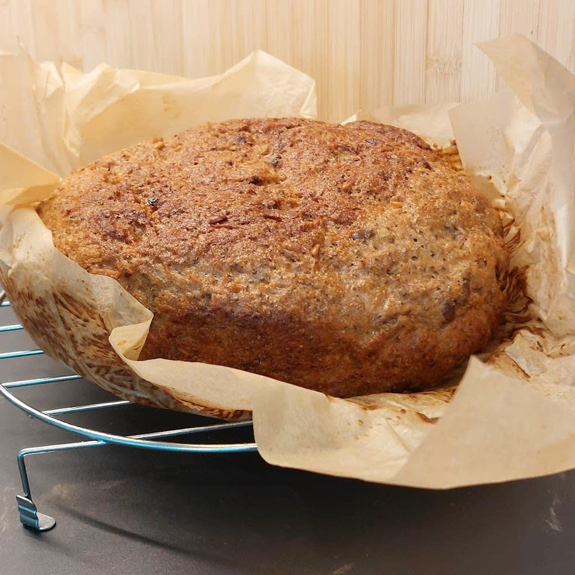 Vezelrijk glutenvrij zaden & notenbrood uit zuurdesem