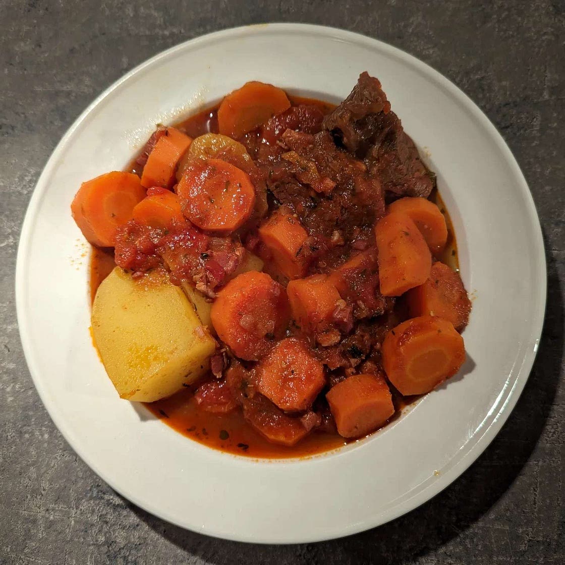 Goulash de bœuf aux pommes de terre