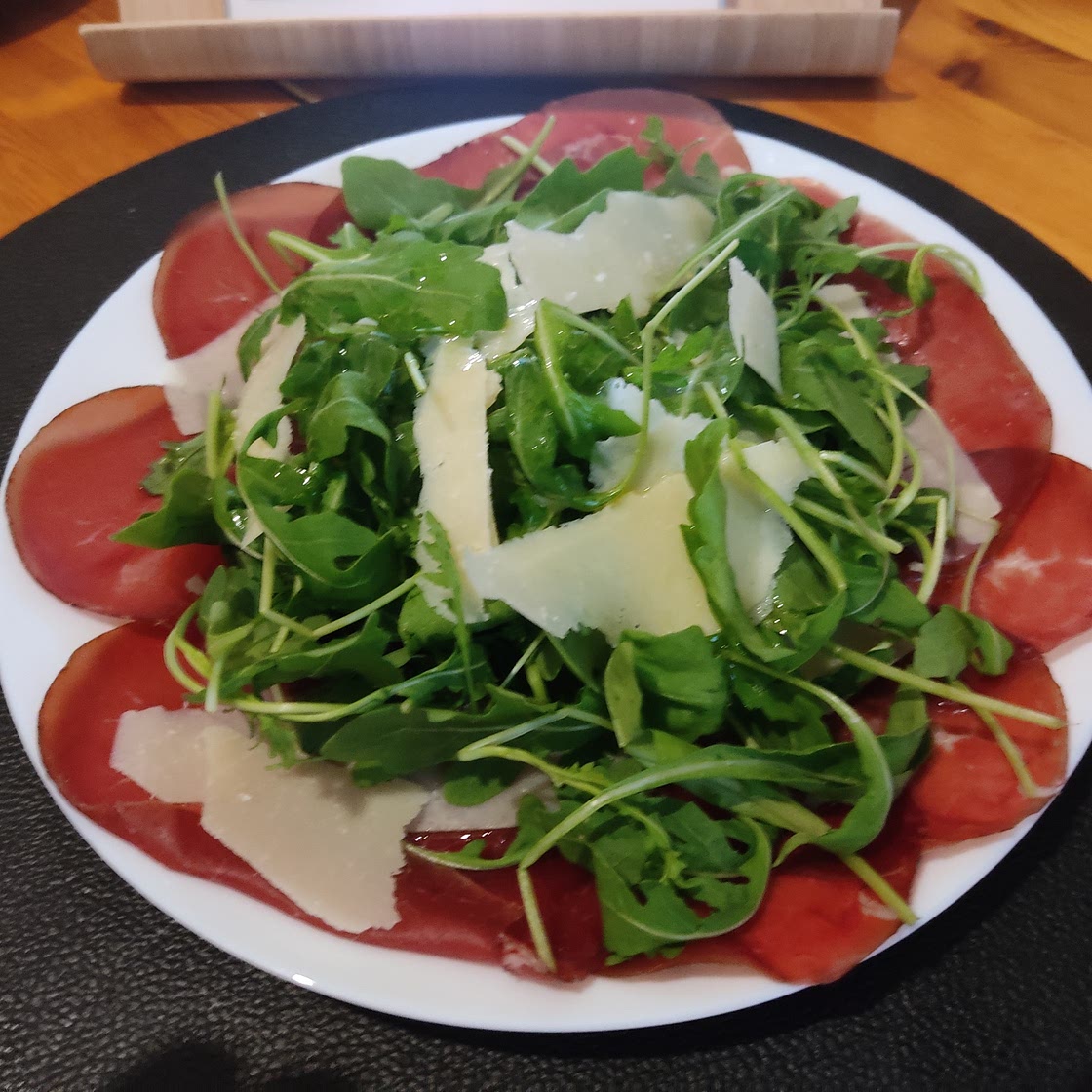 Beef Carpaccio, arugula and parmesan