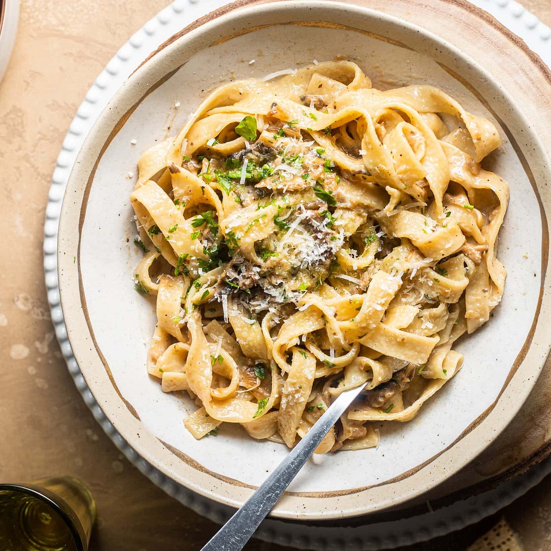 Creamy Garlic Mushroom Pasta Recipe