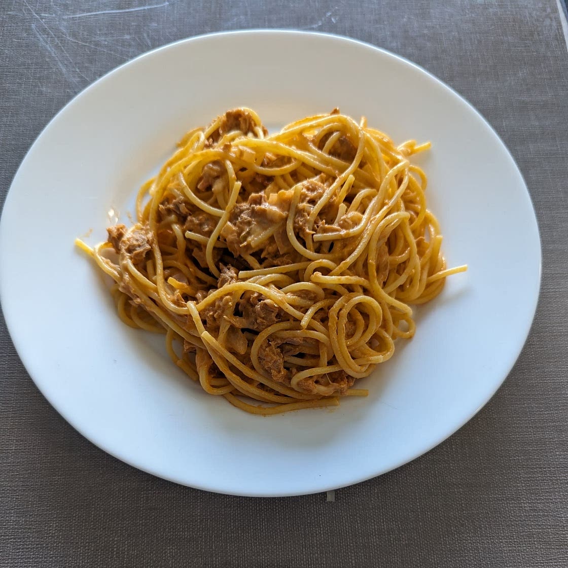 Delicious and super easy tuna pasta ❤️
