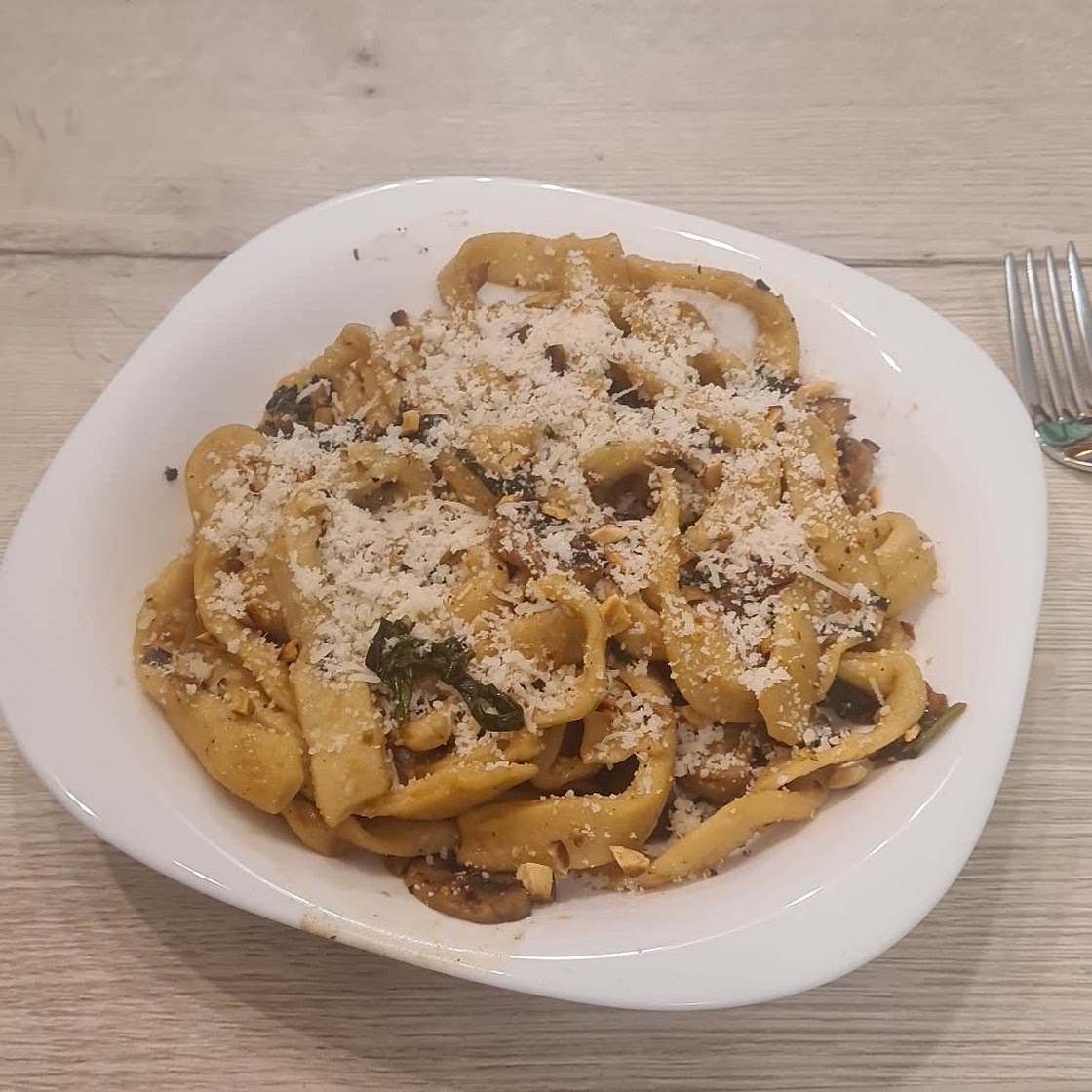 Vegan Mushroom Pasta with Spinach (easy recipe)