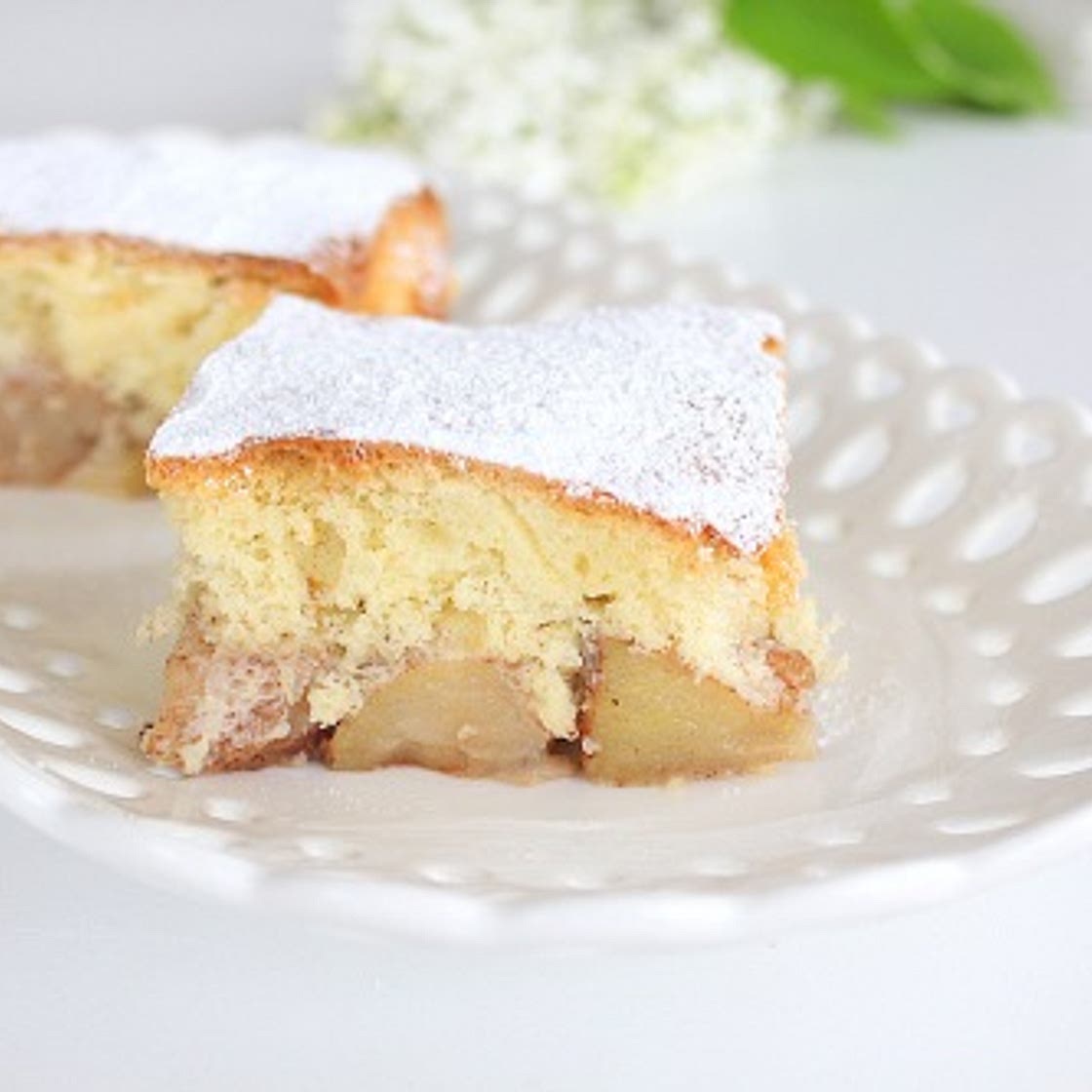 Шарлотка с яблоками – рецепт классический