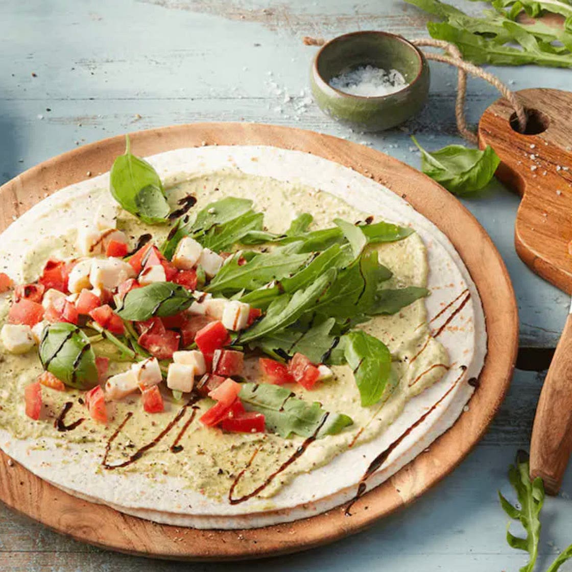 Tomate-Mozzarella-Wrap mit Pesto