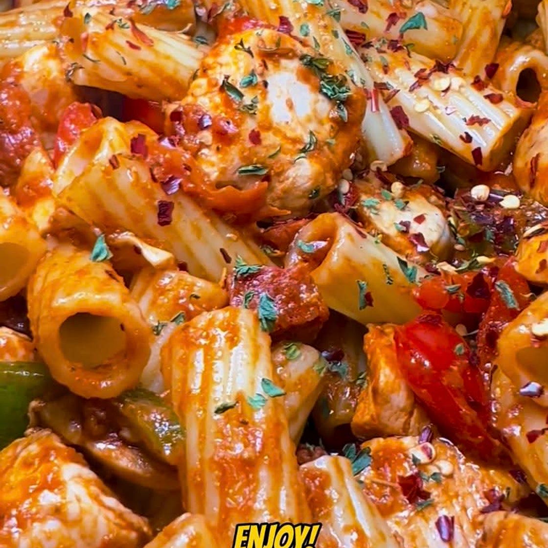 Chicken, chorizo and Halloumi pasta