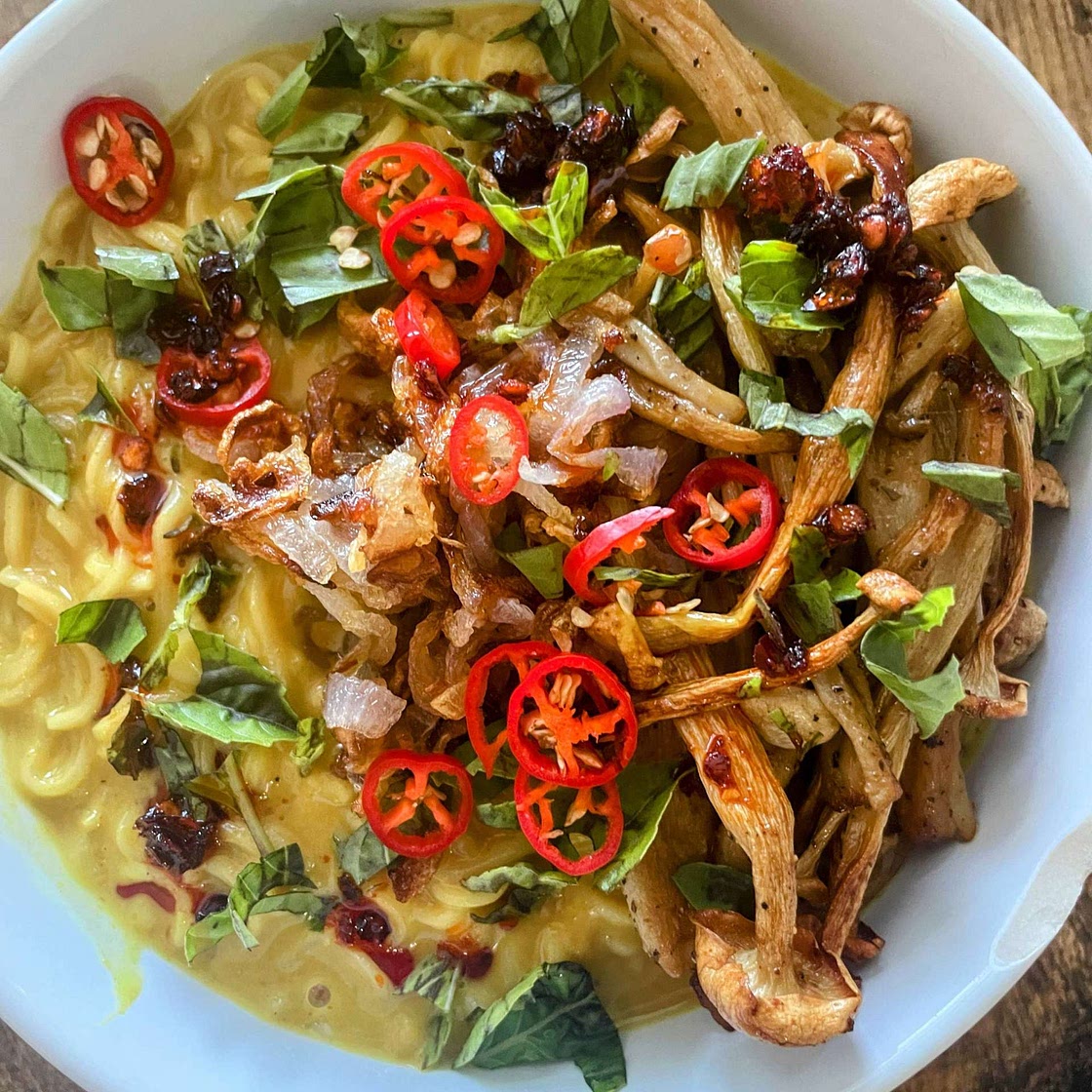 Vegan Peanut Satay Noodle Soup