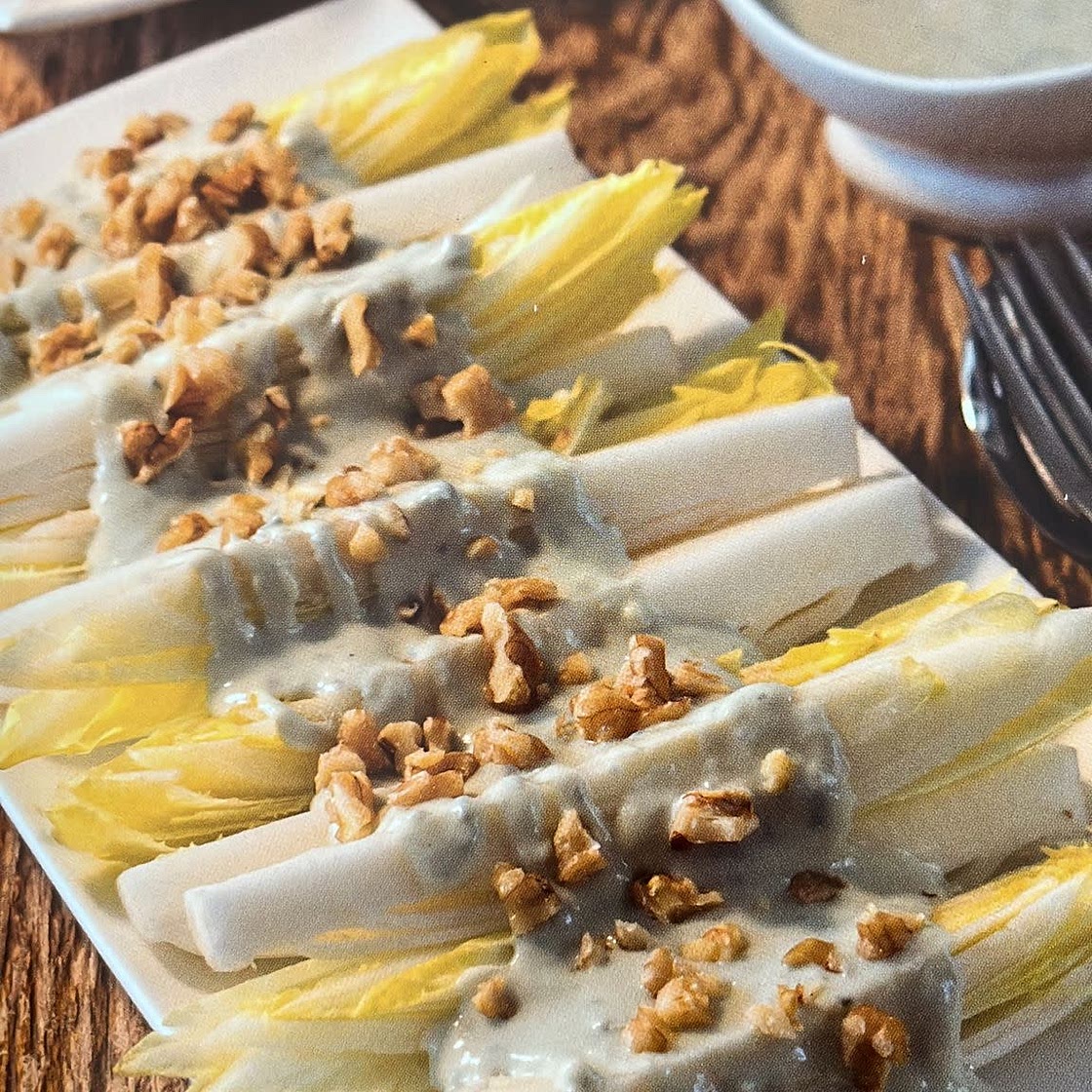 Endivias con salsa roquefort