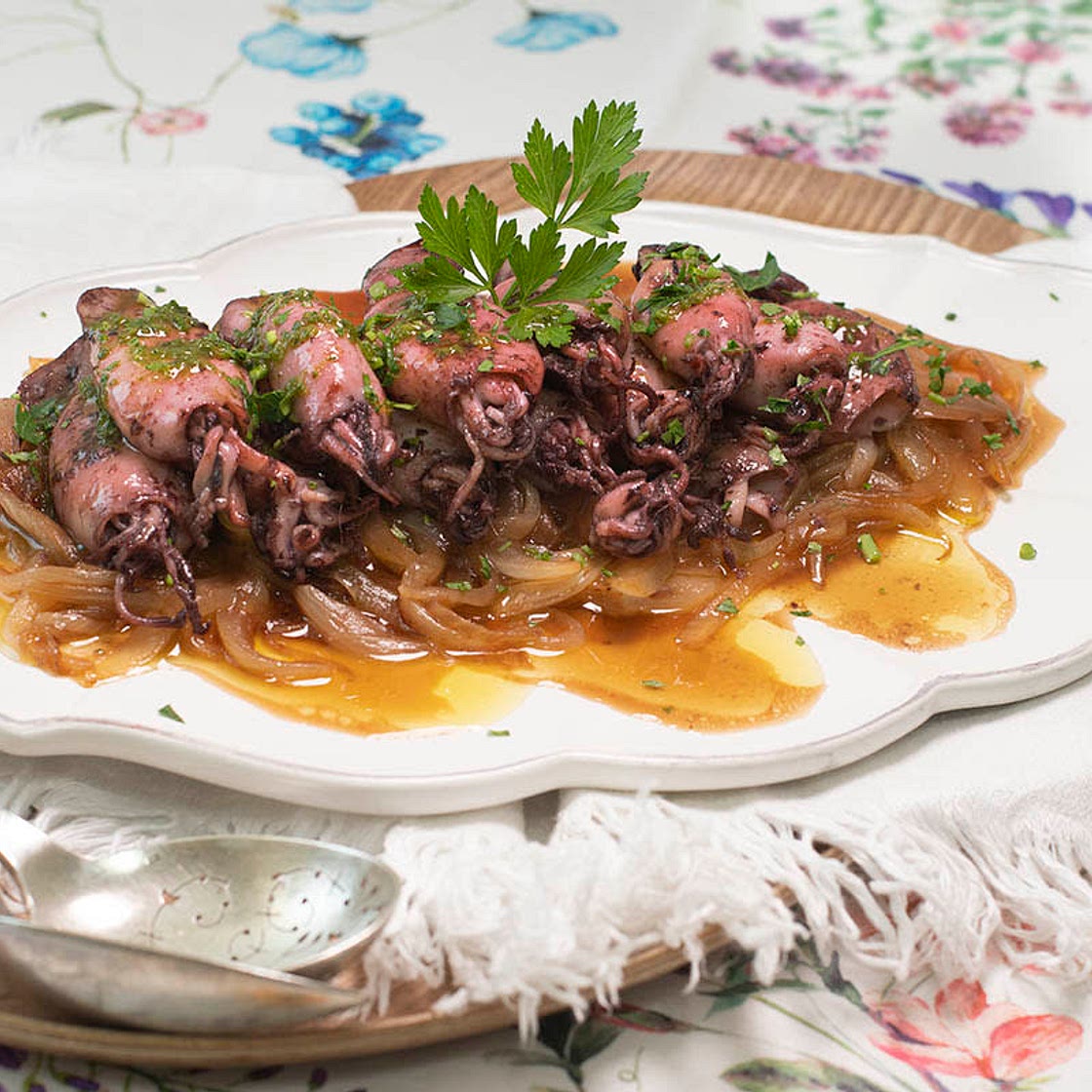 Chipirones Encebollados