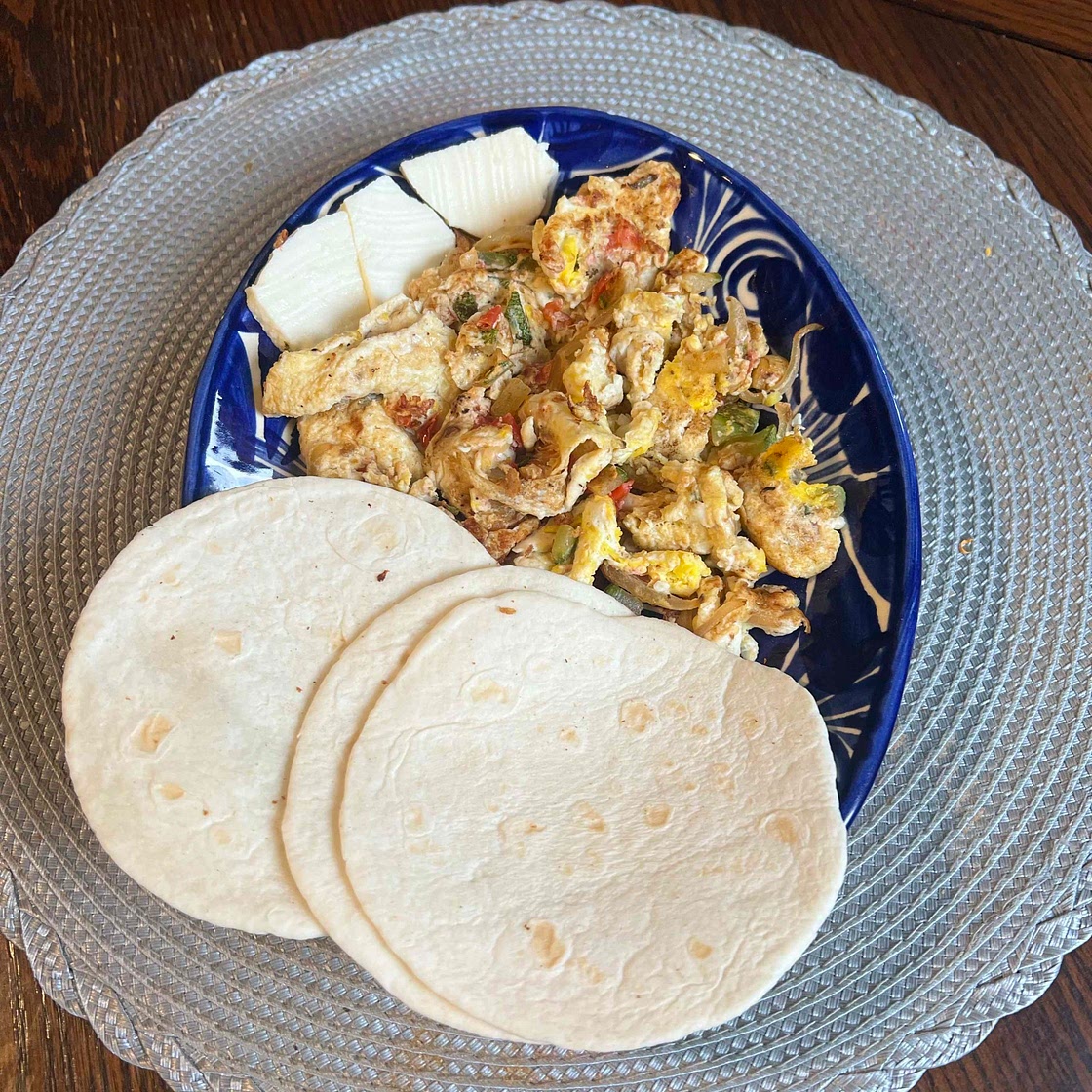 HUEVOS CON CALABACITAS A LA MEXICANA