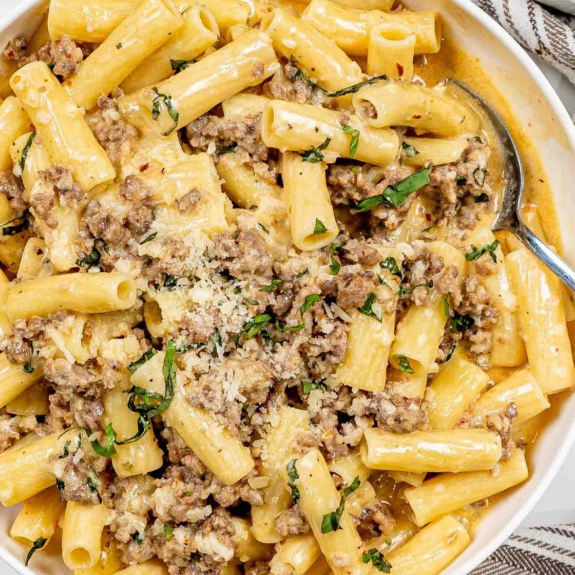Paste cremoase cu cârnați italieni