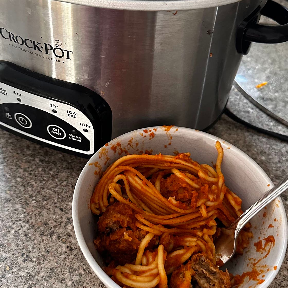 Slow cooker spaghetti & meatballs