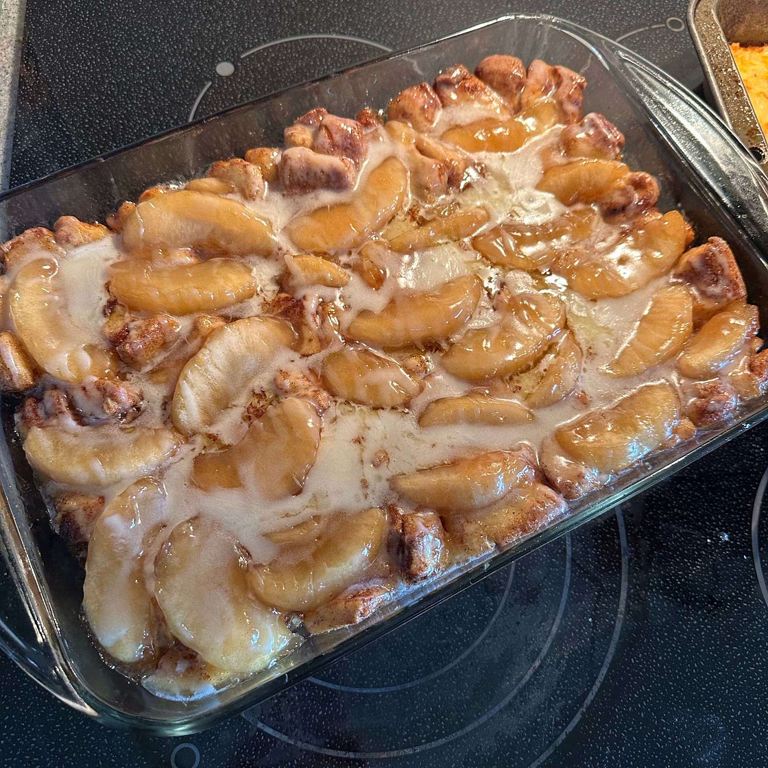 Make-Ahead Apple Pie Cinnamon Roll Breakfast Bake