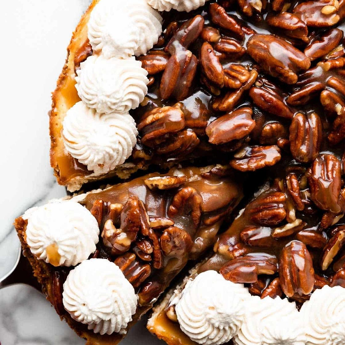 D'licious Caramel Pecan Cheesecake