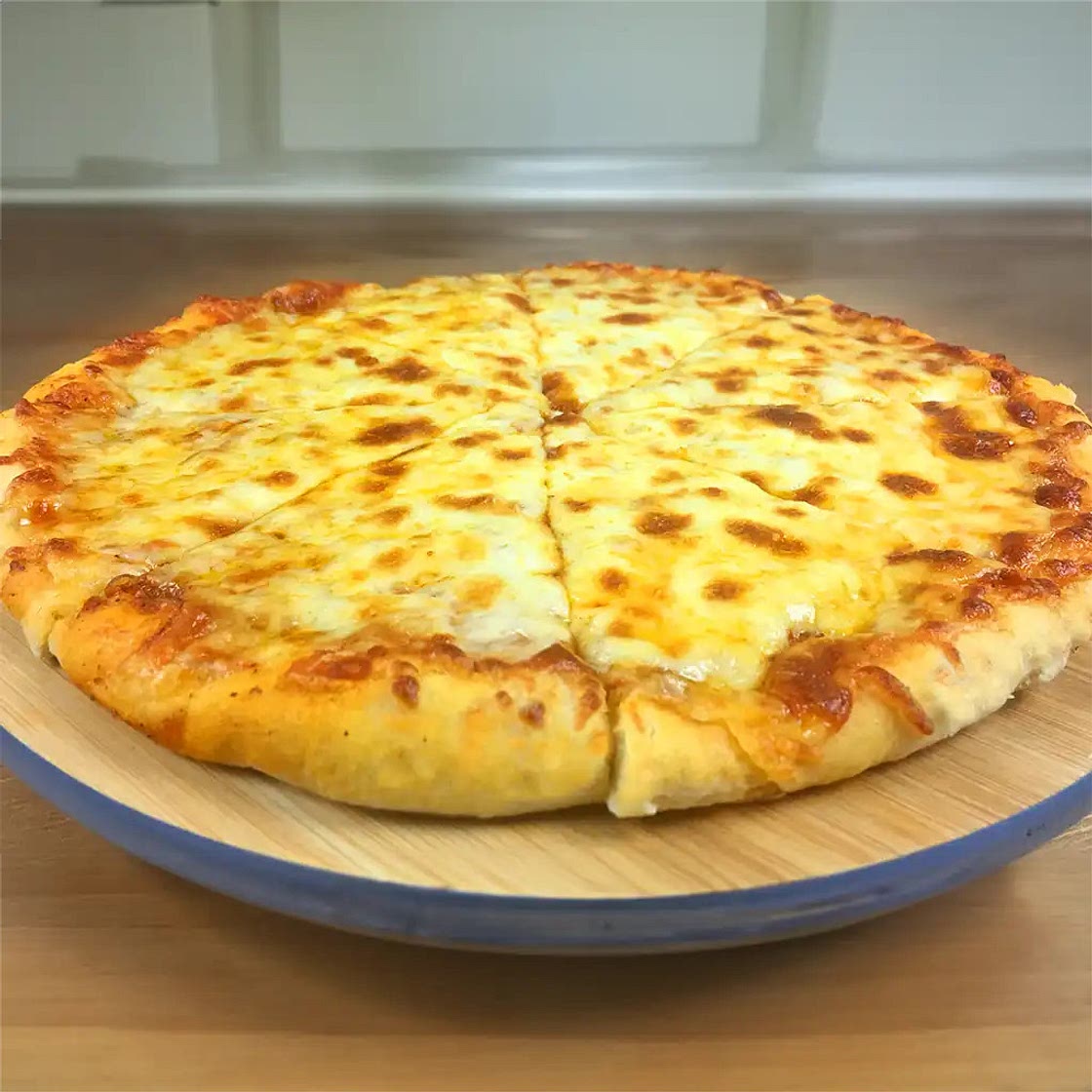 Cheese & Tomato Pizza