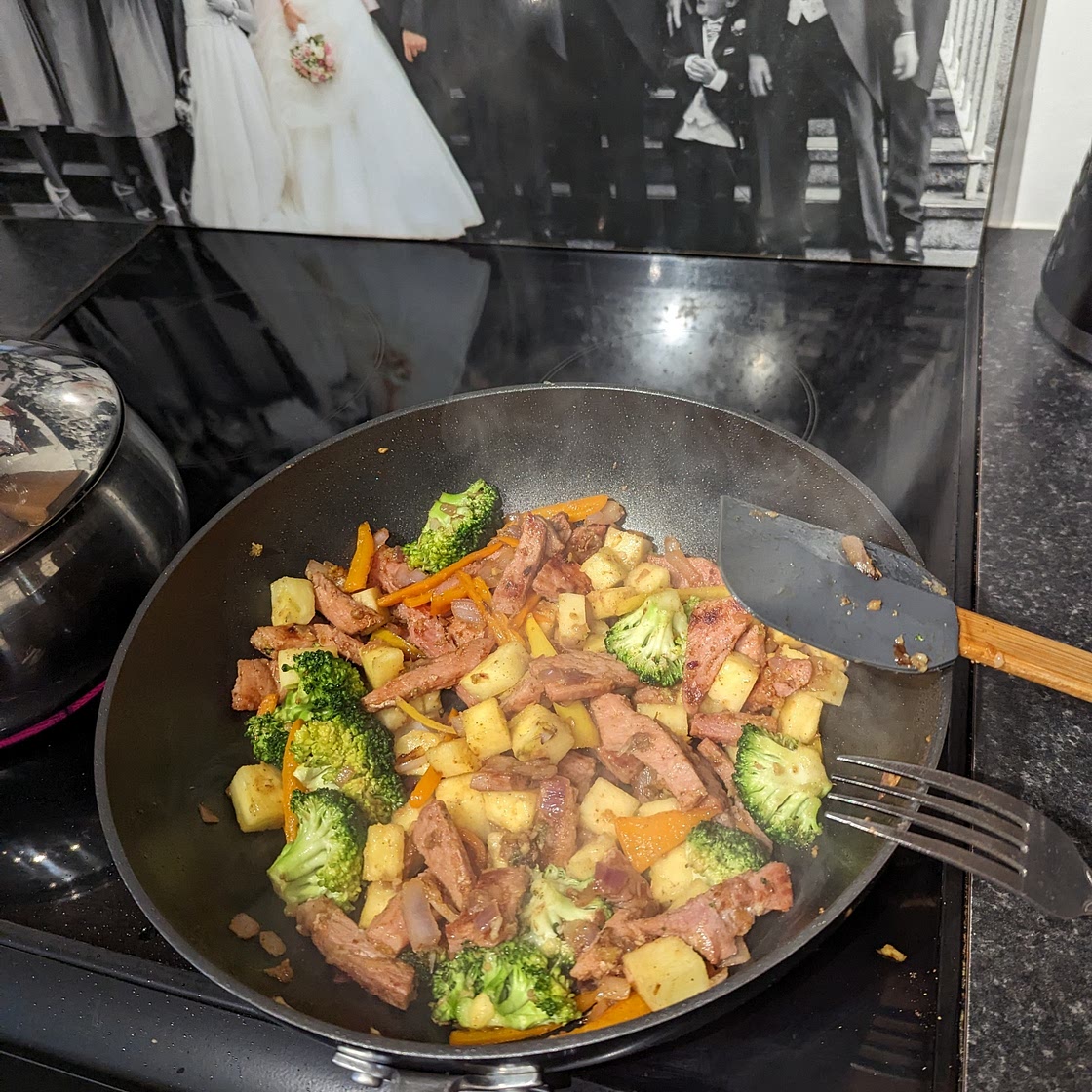 Gammon & Pineapple Stir fry