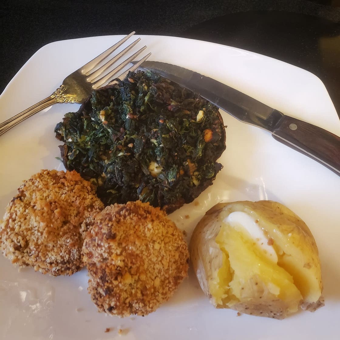 Spanakopita-Stuffed Portobello Mushrooms