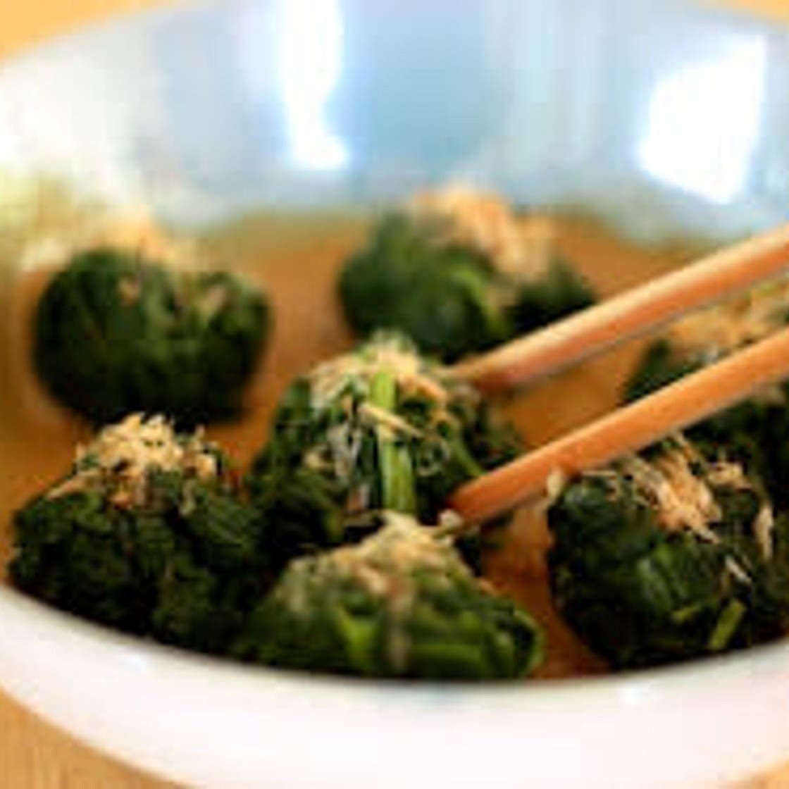 Osaka-style Osmitashi: Spinach with Sweet and Salty Peanut Dressing