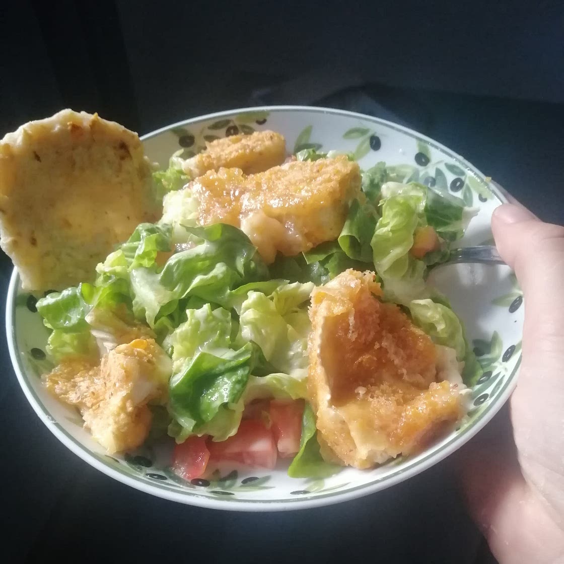Salade au fromage pané