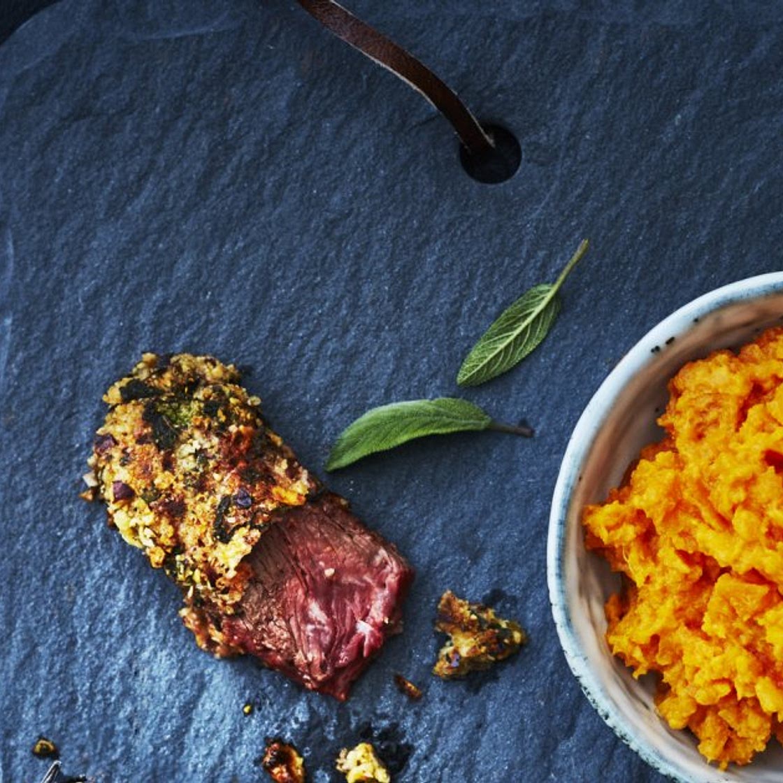 Onglet de veau en croûte de sauge et noisette