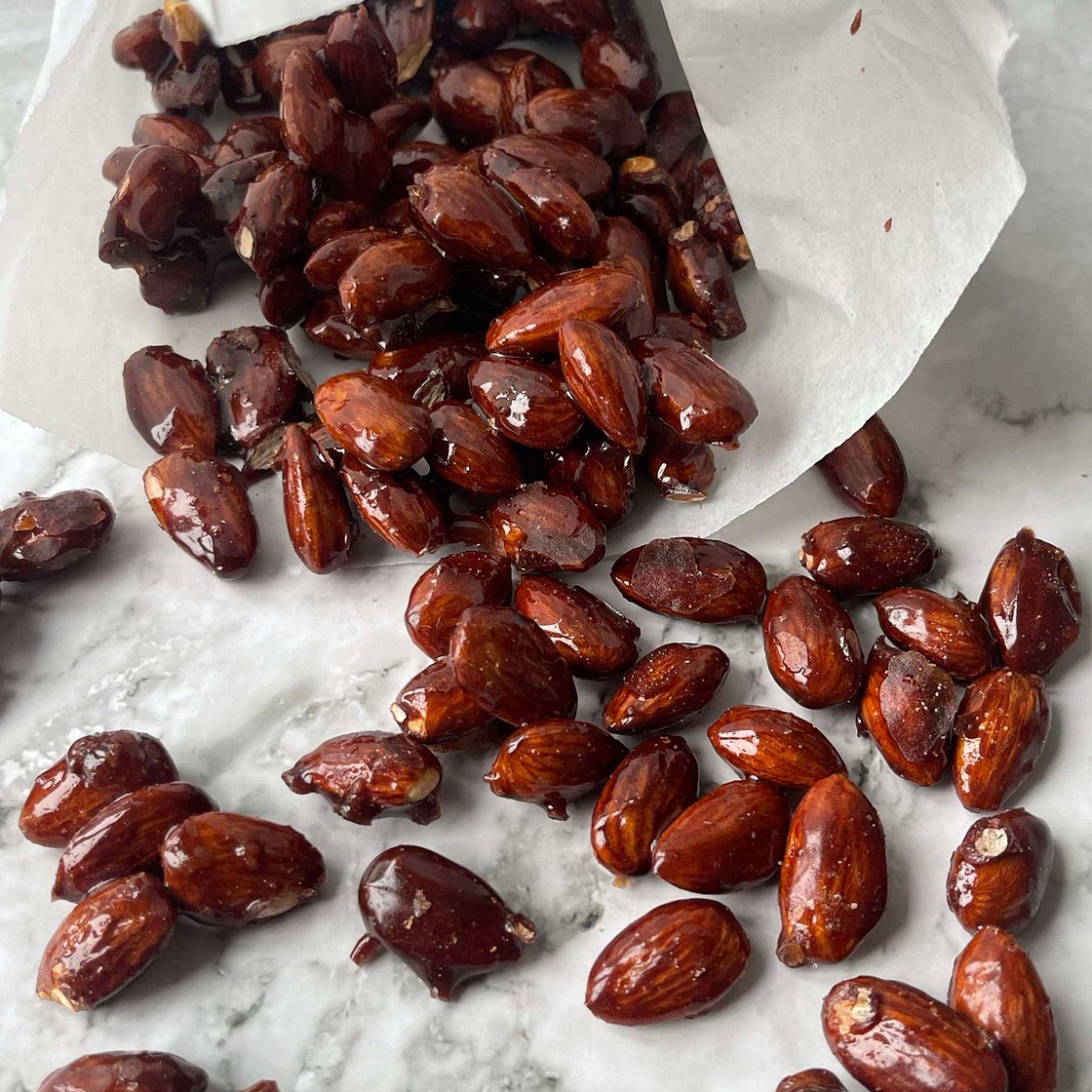 Glossy Crunchy Candied Almonds 