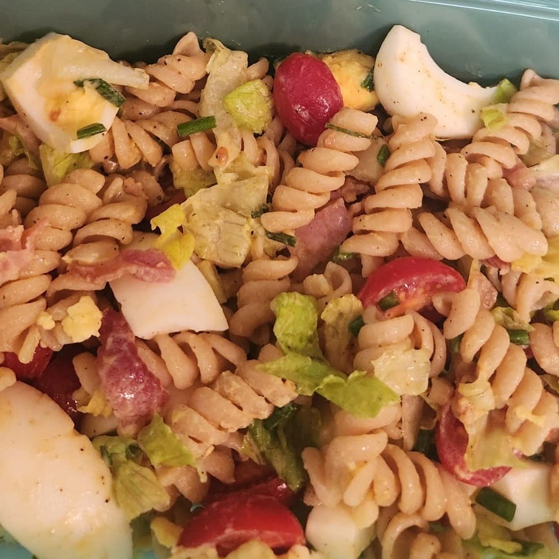 Easy BLTE Pasta Salad with Champagne Vinaigrette