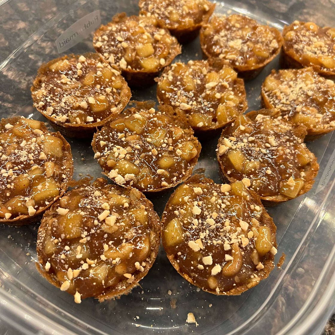 Apple Crisp Cookie Cups