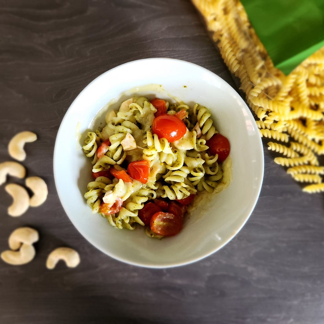 Super simple pesto pasta