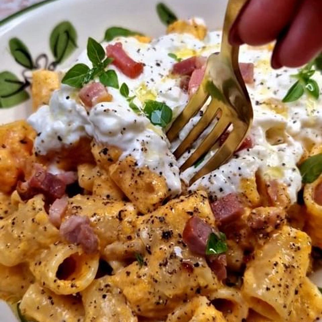 Pâtes à la crème de butternut, lardons &amp; burrata 🍂