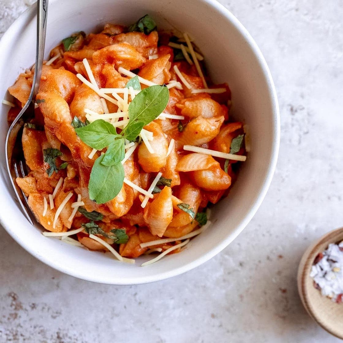 Gigi Hadid Pasta - Spicy Vodka Sauce Pasta Recipe Sans Vodka