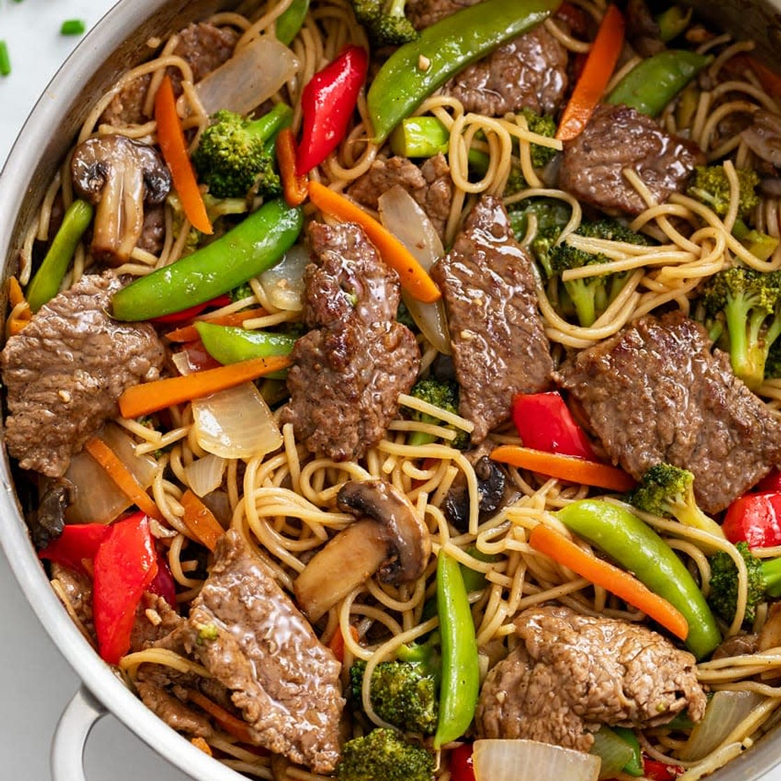 Stir-Fried Noodles with Beef and Vegetables