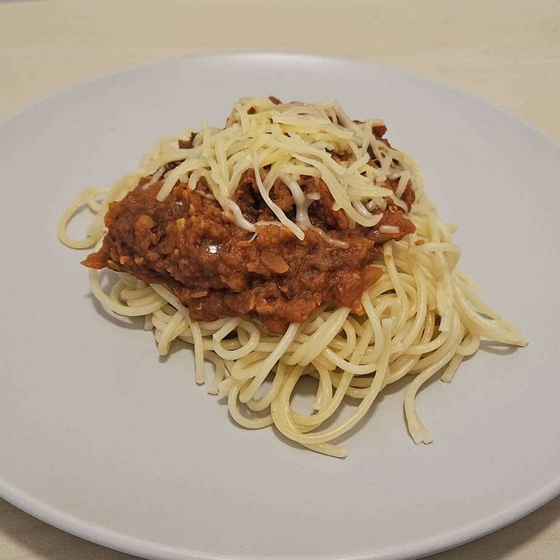 Spaghetti z sosem z czerwonej soczewicy