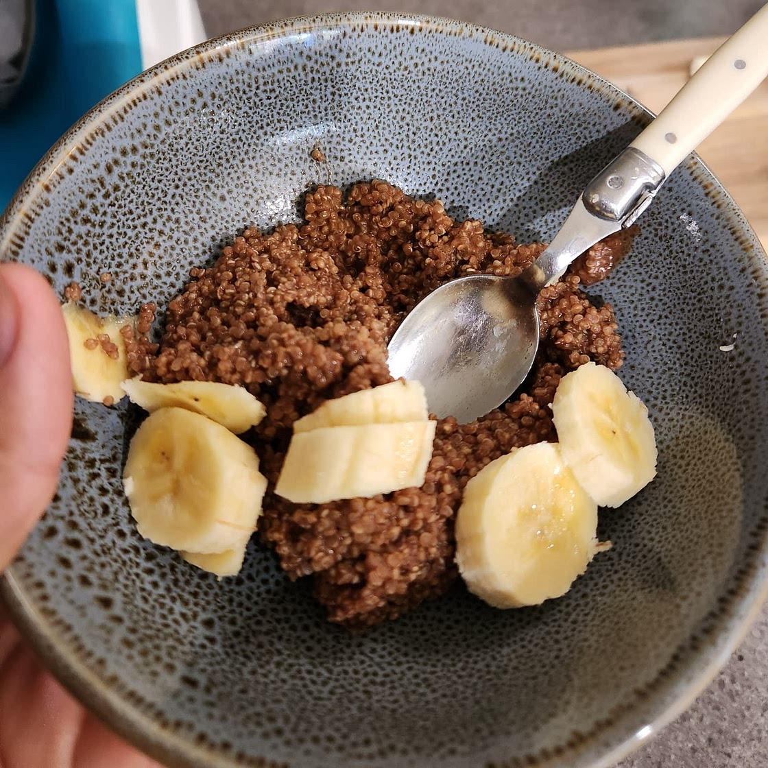 Dark Chocolate Quinoa Breakfast Bowl