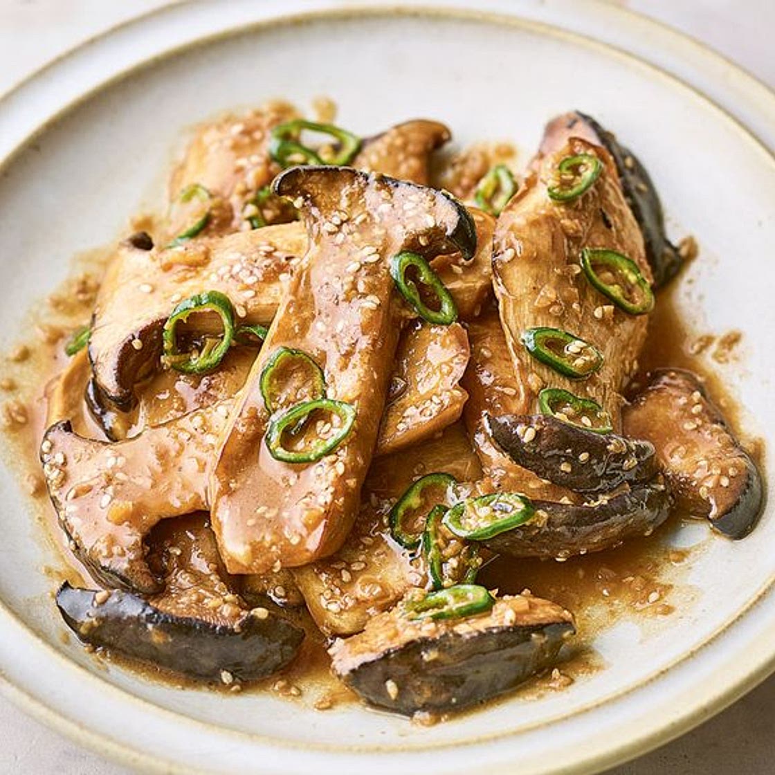 Korean king oyster mushrooms (seasongi beoseot bokkeum)