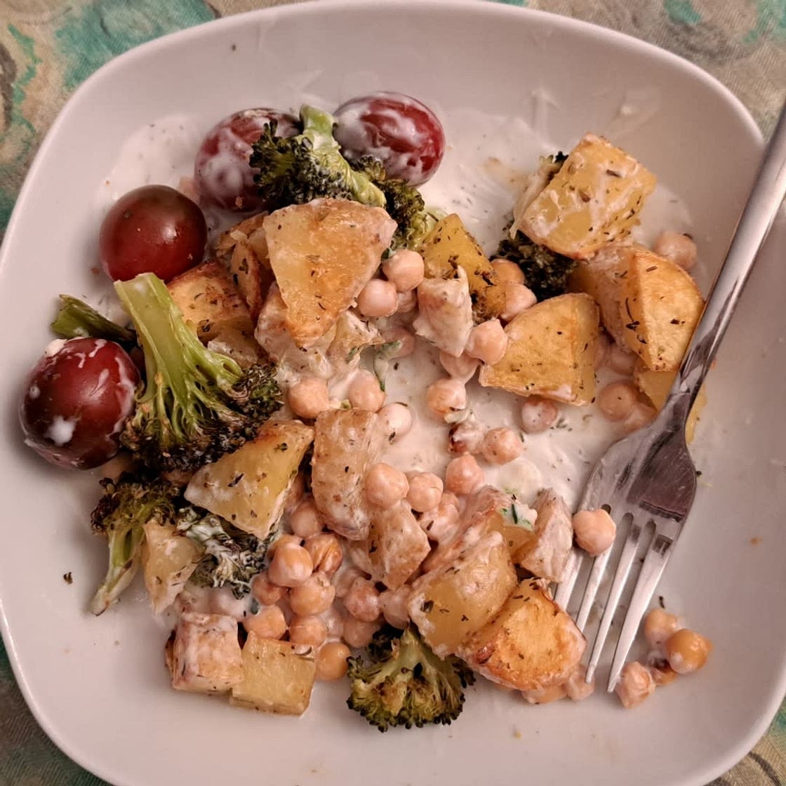 Mediterranean Roasted Potato & Tzatziki Bowl