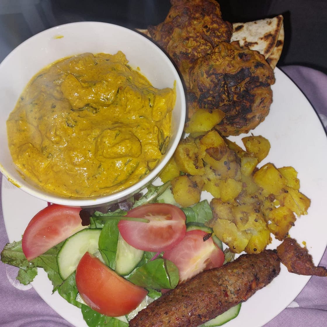 Chicken Saag (Chicken and Spinach Curry)