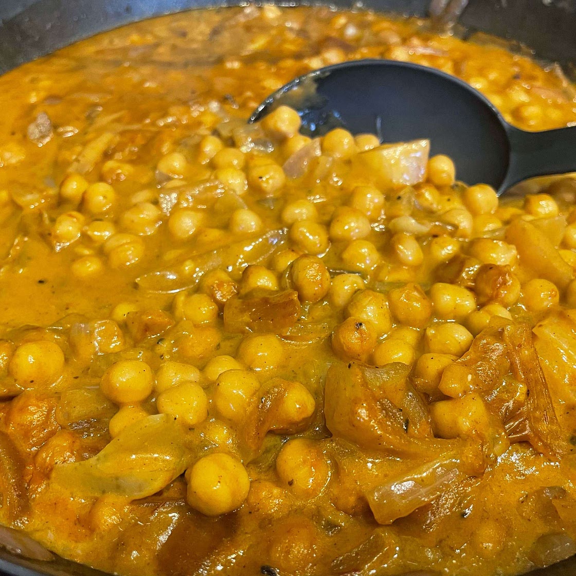 Creamy Chickpea Curry