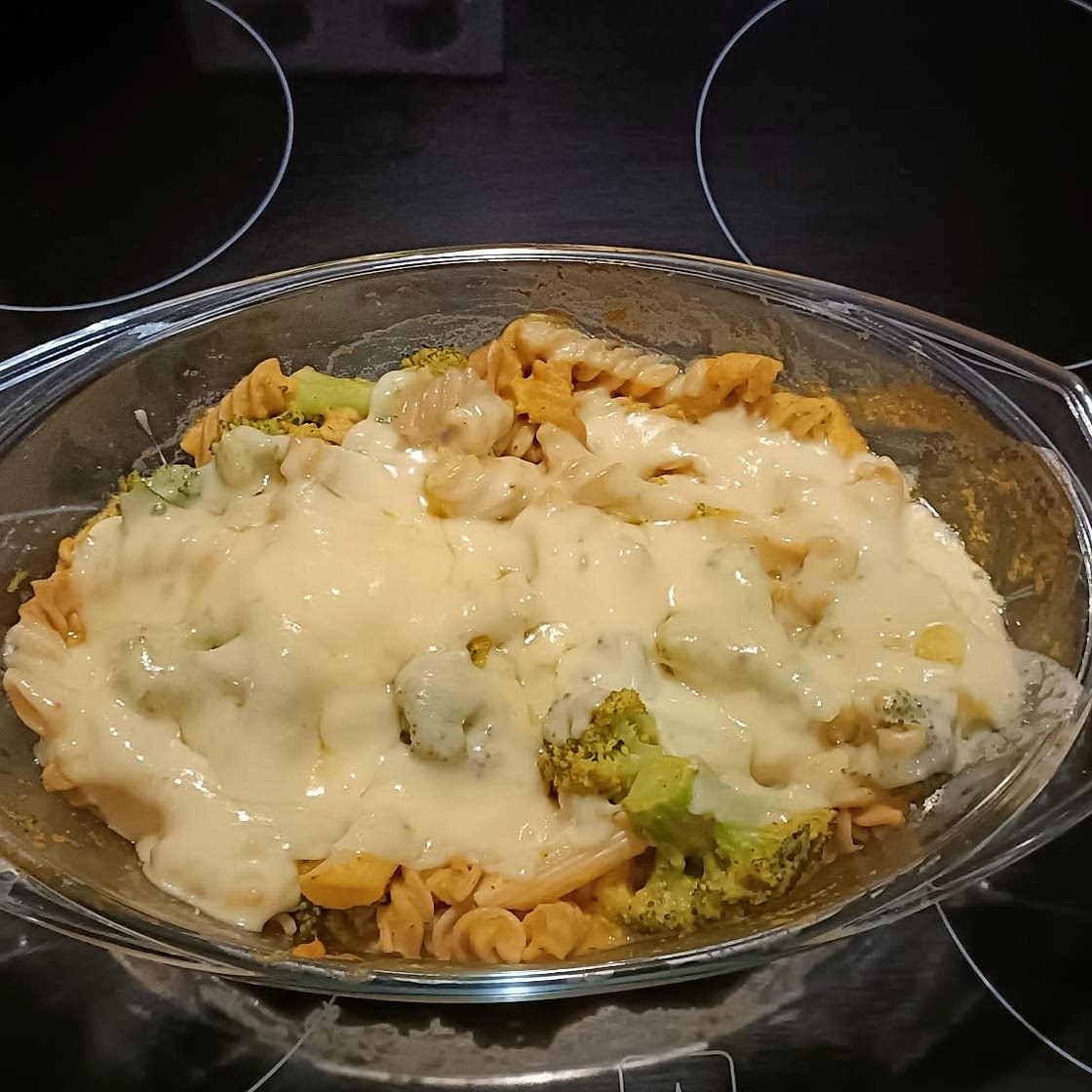 Brokkoli-Nudelauflauf mit Veganer Käsesauce