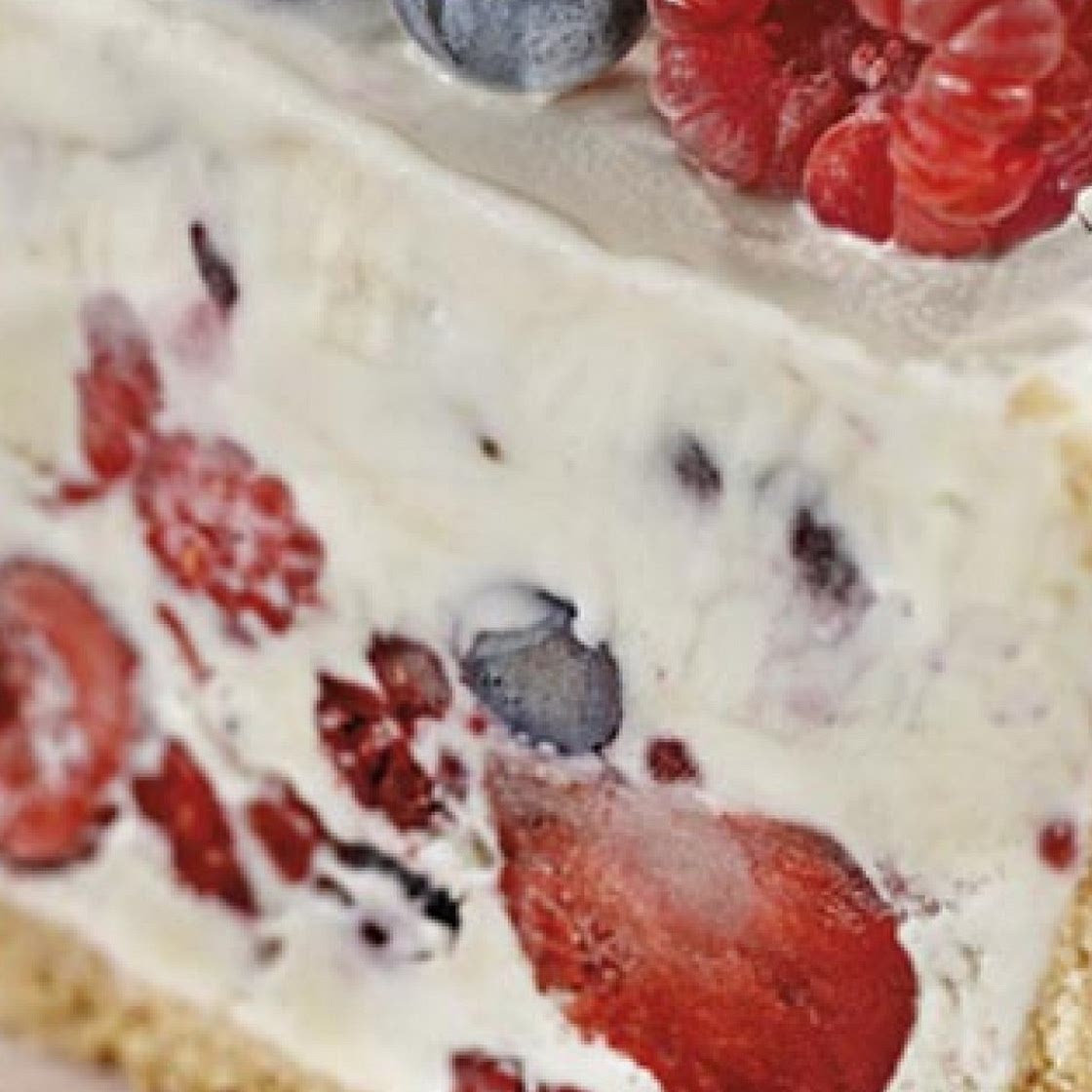 Berry Ice Cream Cheesecake