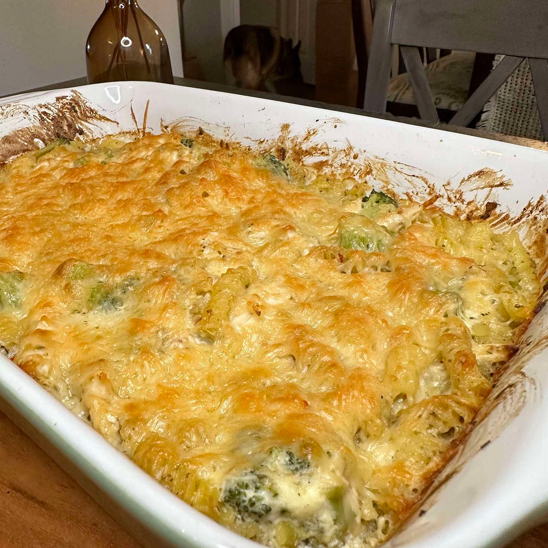 Dump and Bake Garlic Parm Pasta