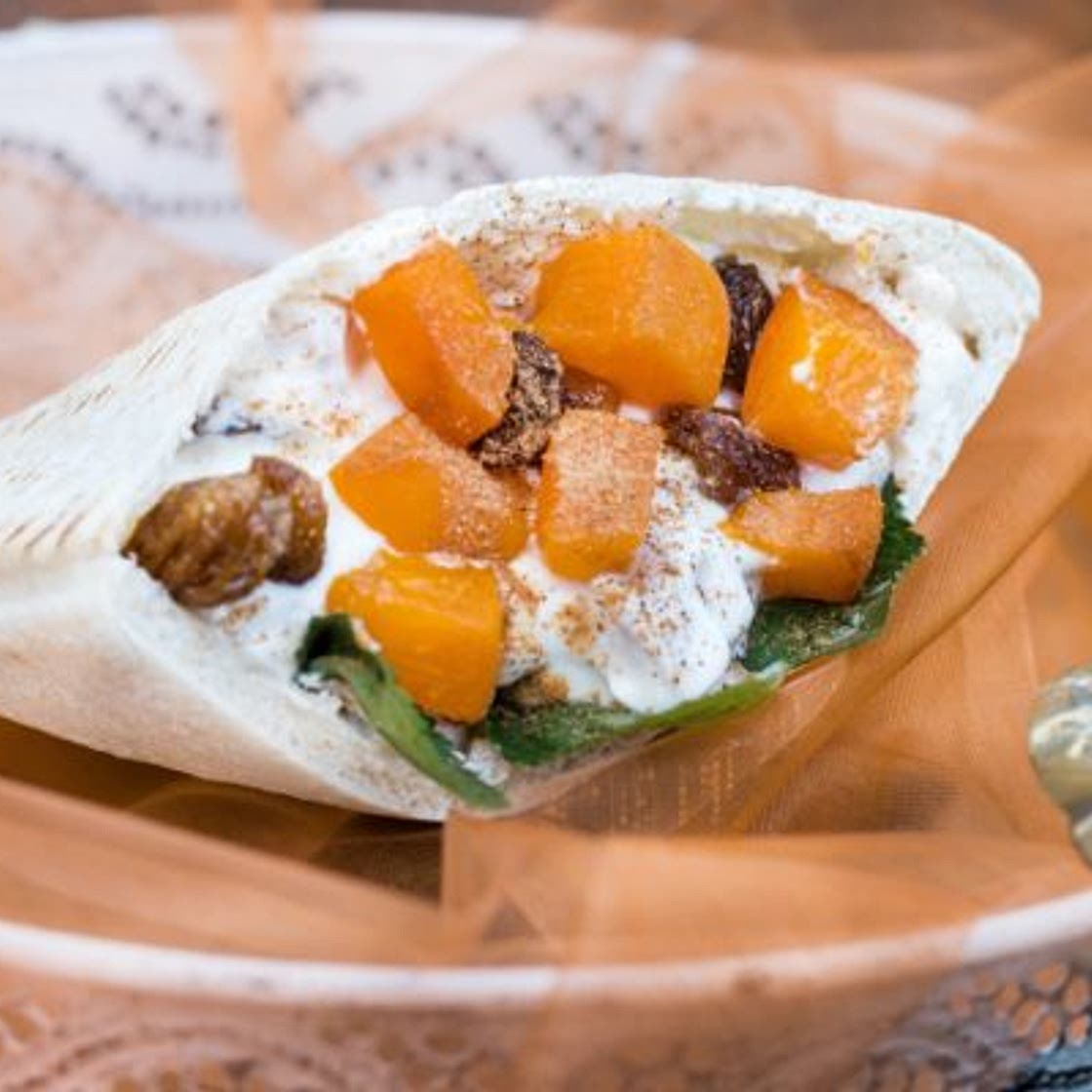 Pita with apricot curd and cinnamon – Mestemacher
