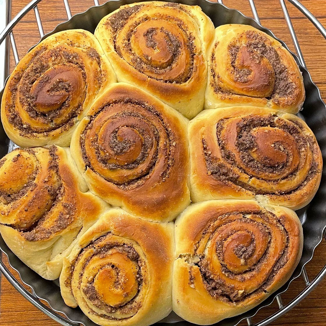 Pecan and cinnamon rolls