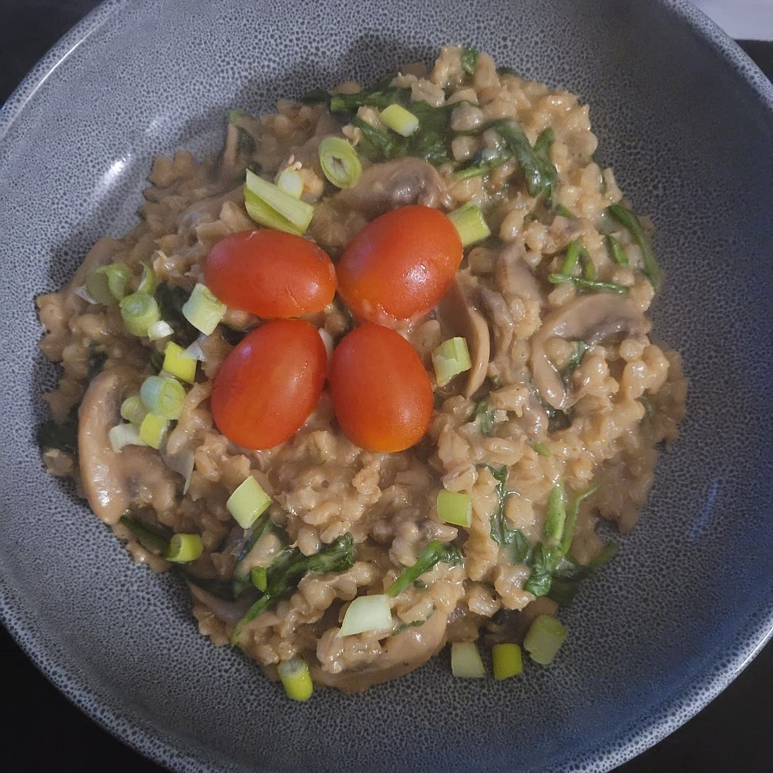 Spinach and mushroom pearl barley risotto