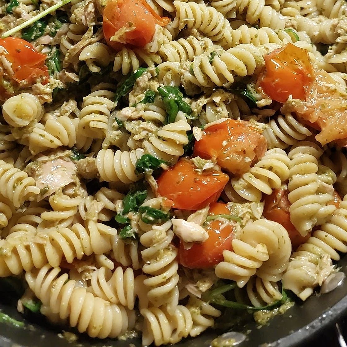 Tuna Pesto Pasta with Cherry Tomatoes