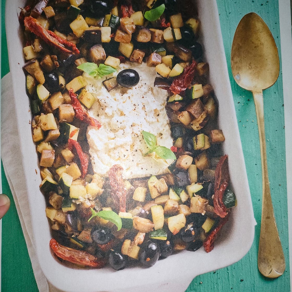 Feta assado com legumes