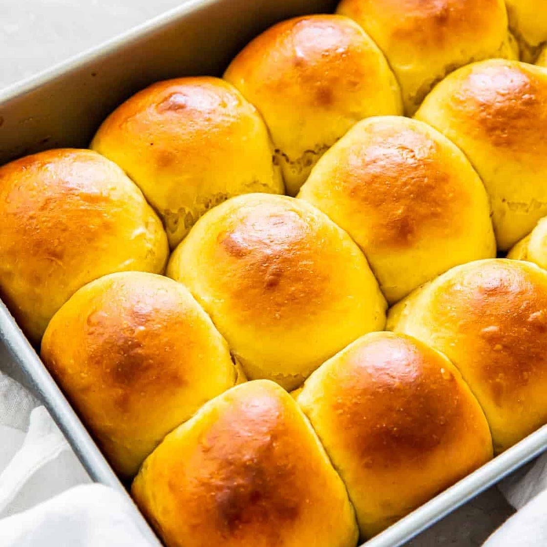 Hawaiian Potato Dinner Rolls 