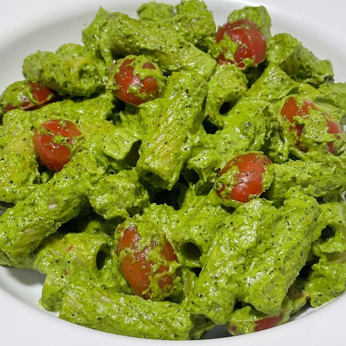 Tortiglioni in Cream Cheese and Spinach Pesto 