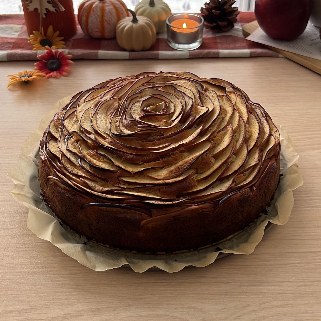 Apple & cinnamon rose cake