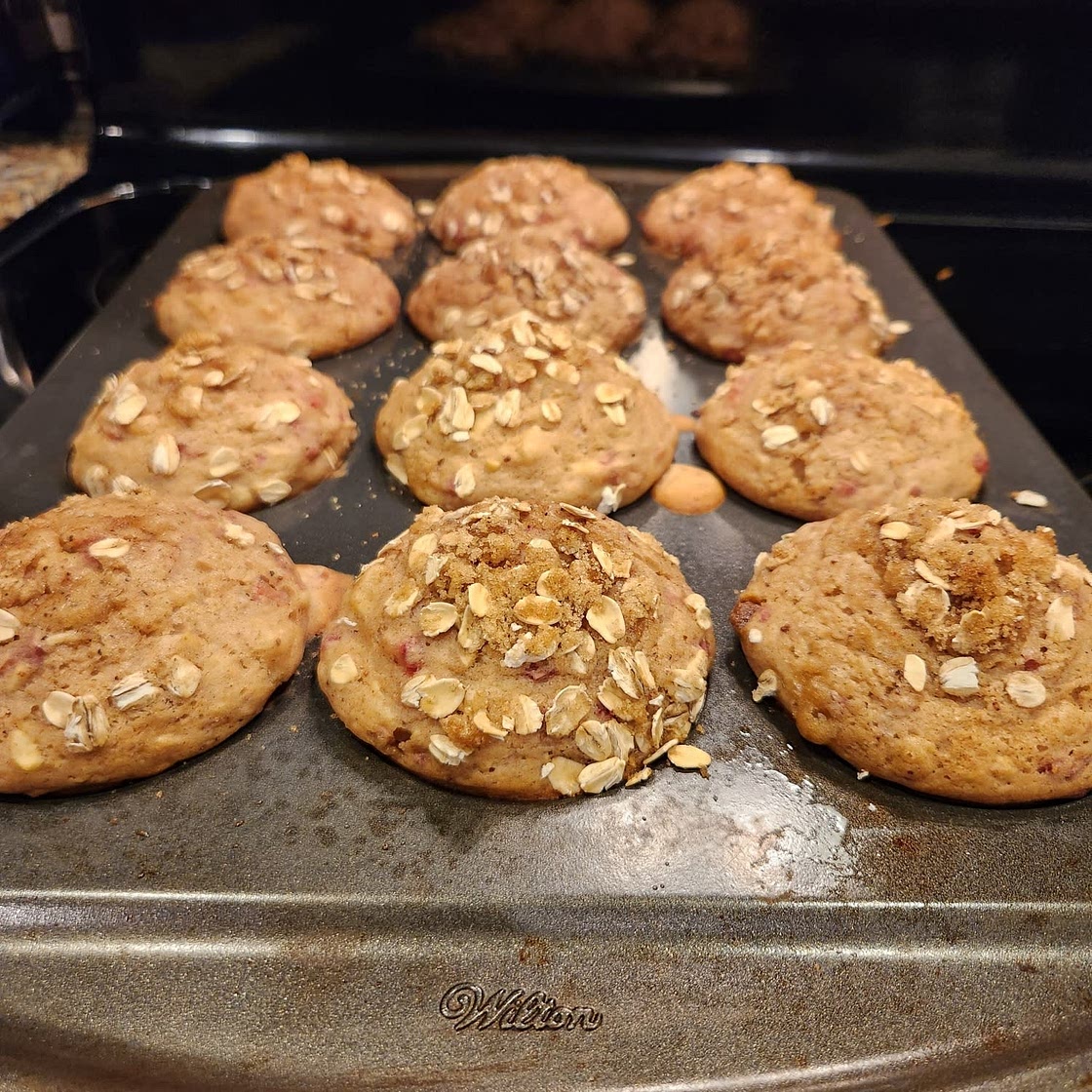 Healthy Strawberry Apple Crumble Muffins