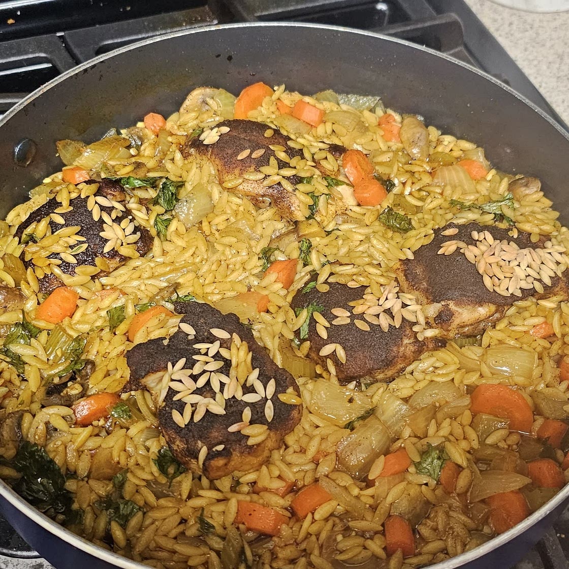 One Pot Mediterranean Chicken Orzo | Slimming & Weight Watchers Friendly