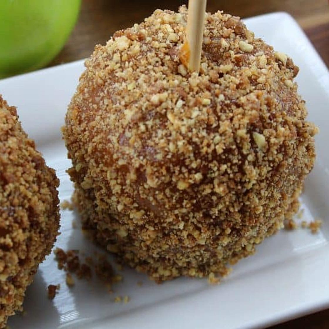 Praline Caramel Apples